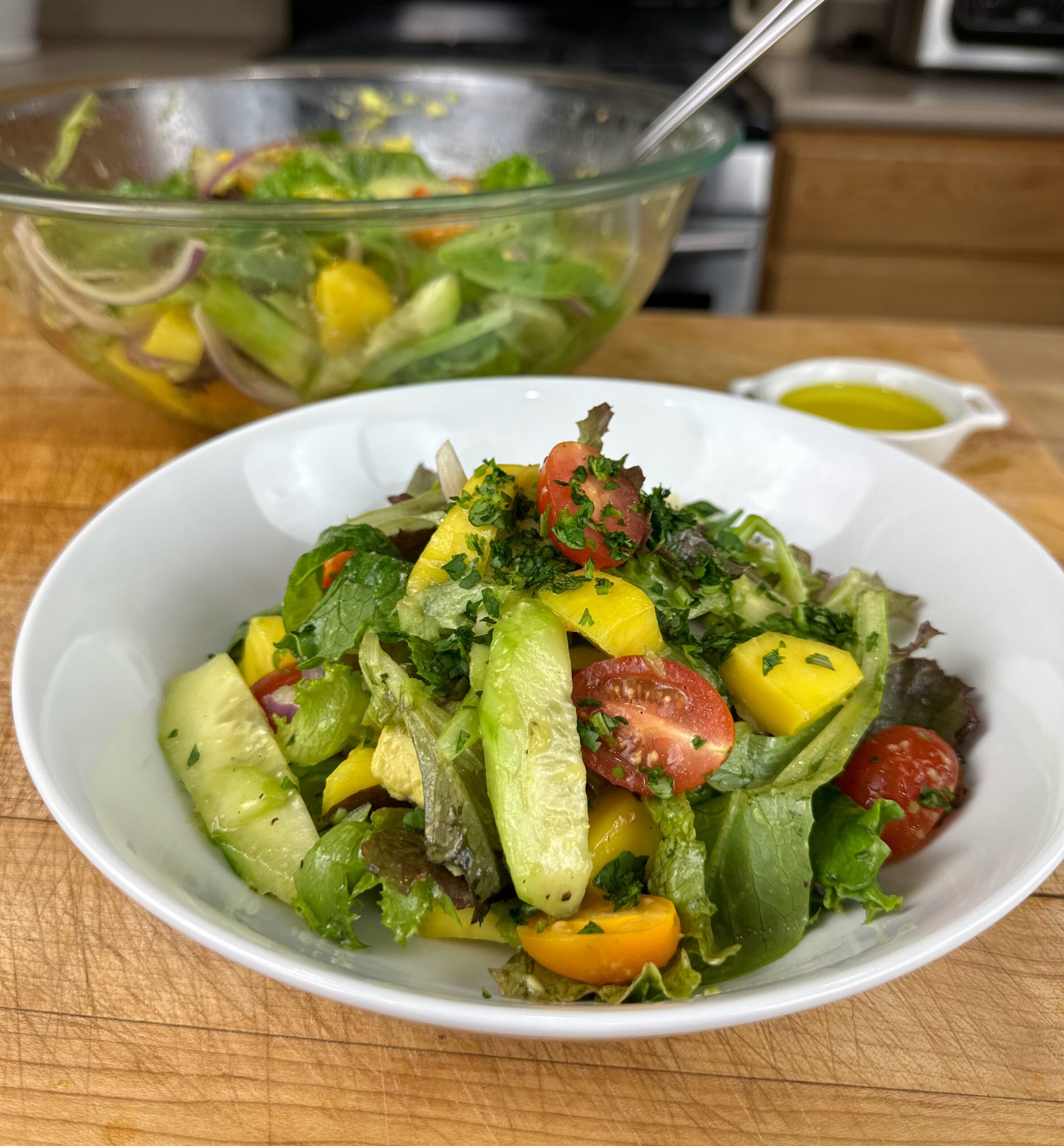 Ensalada de Verduras Frescas y Mango