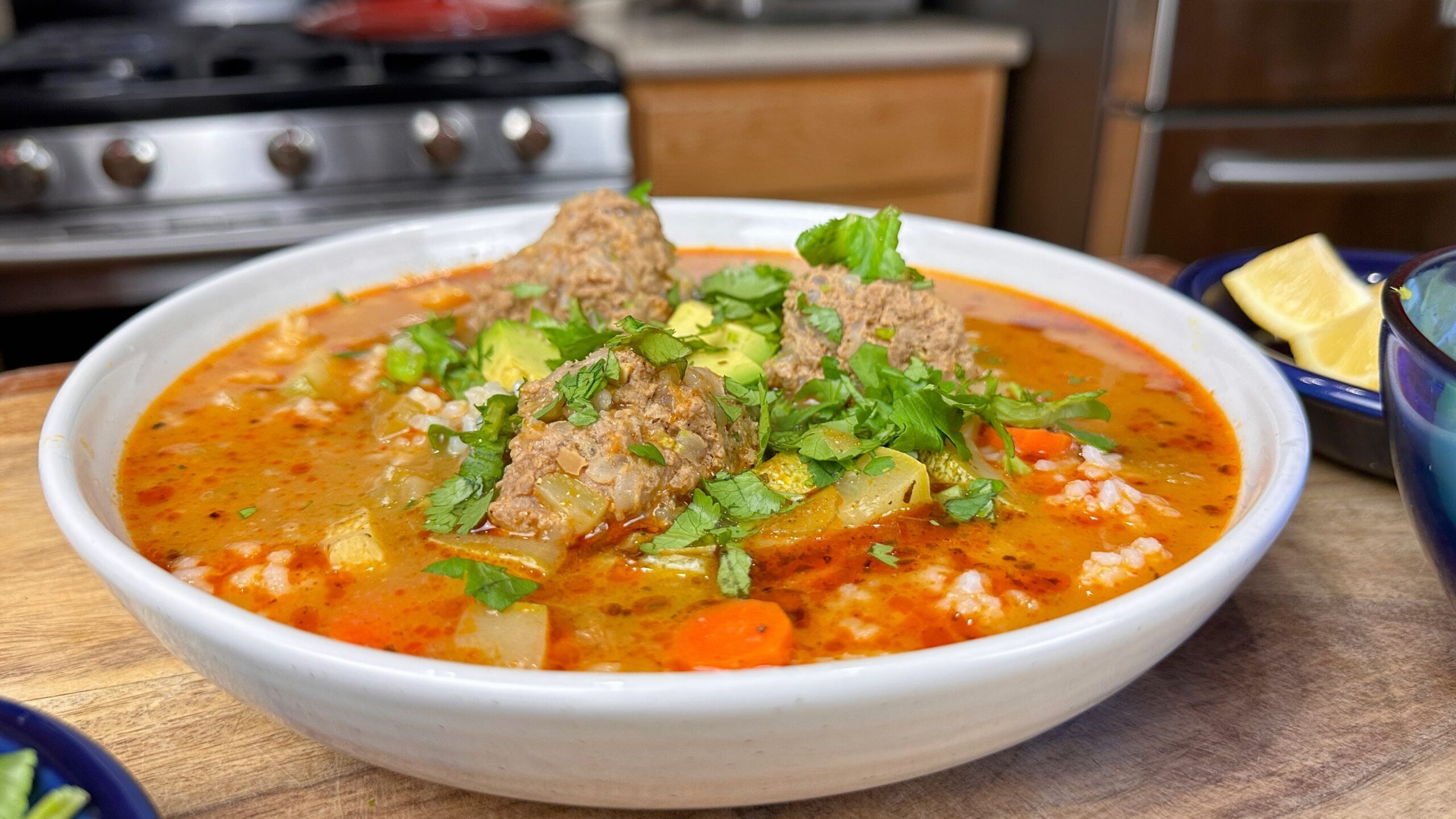 Caldo de Albóndigas Estilo Mexicano