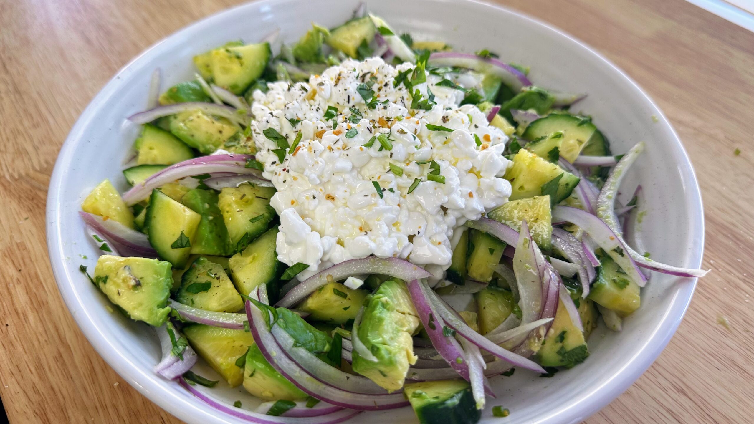 Snack Alto en Proteína en Menos de 5 Minutos: Fresco, Nutritivo y Delicioso